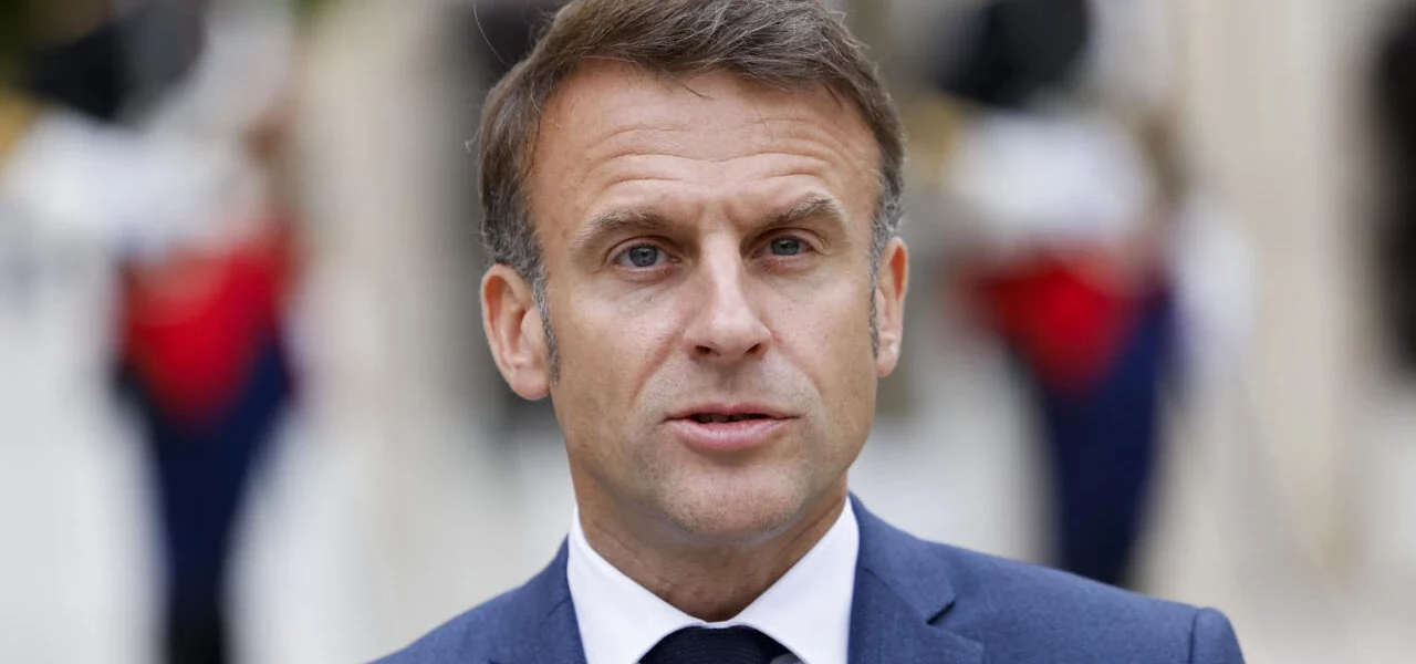 french-president-celebrates-clair-obscur-expedition-33s