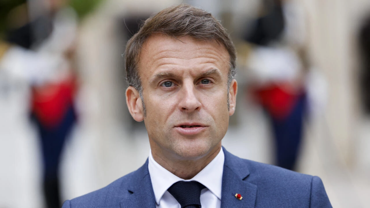 french-president-celebrates-clair-obscur-expedition-33s