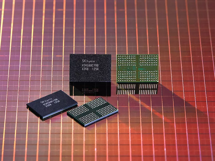 SK hynix H54G68CYRB memory chips on a silicon wafer.