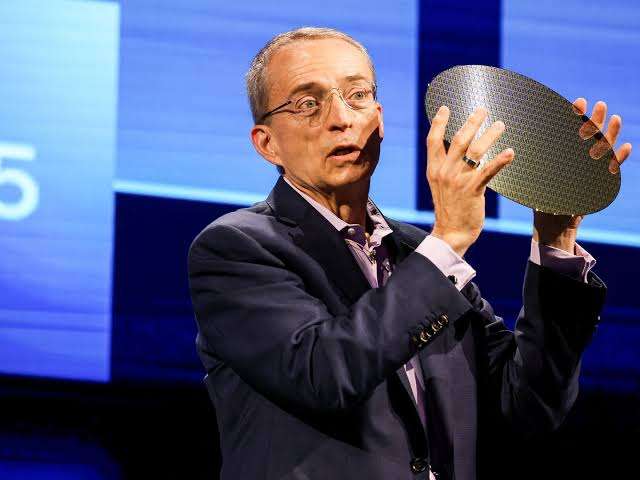 Former Intel CEO Pat Gelsinger Lauds NVIDIA's U.S.-Crafted Blackwell Wafer, Cheers on American Chip Comeback