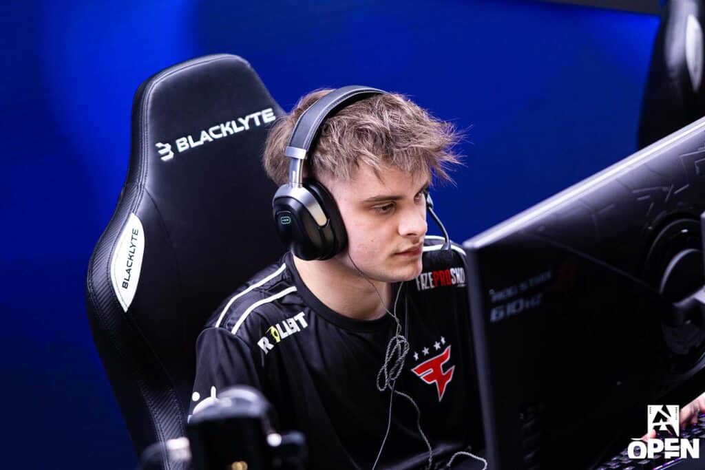 Image of Counter-Strike player jcobbb competing at esports event