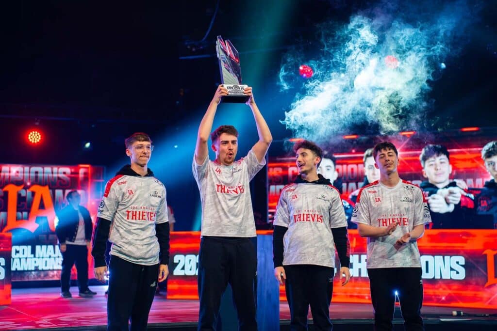 Image of Los Angeles Thieves lifting CDL Major trophy while standing on stage