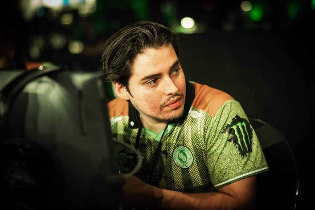 Halo World Champion Renegade Leads Huntsmen Call of Duty Challengers Team